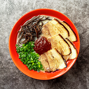 世界一のラーメン王に俺はなる俺の赤ラーメン炙りチャーシュー麺