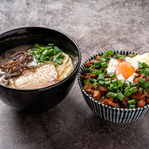世界一のラーメン王に俺はなるチャータレ丼セット